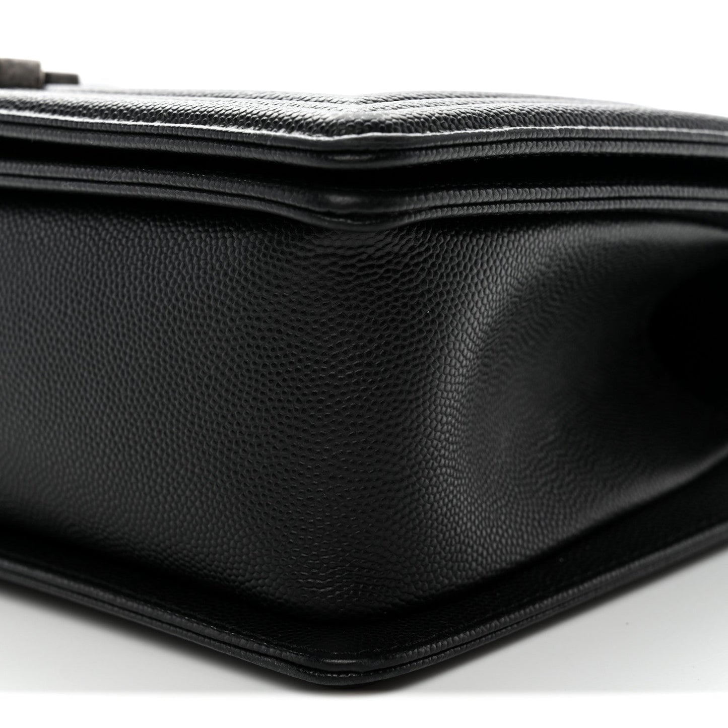 Caviar Quilted Medium Boy Flap Black