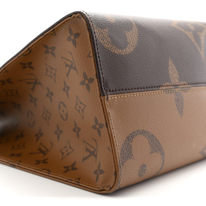Reverse Monogram Giant Onthego MM
