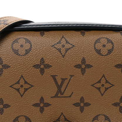 Reverse Monogram Pochette Metis
