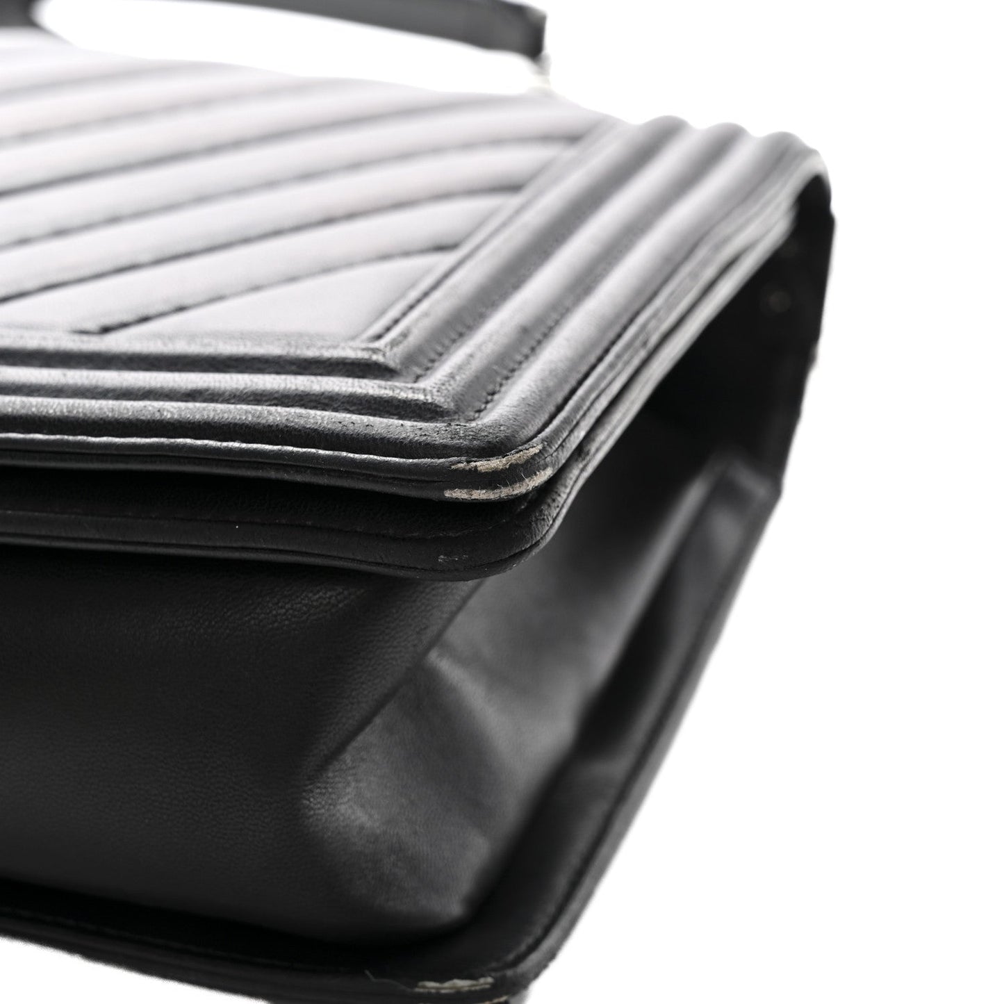 Calfskin Chevron Quilted New Medium Boy Flap Black